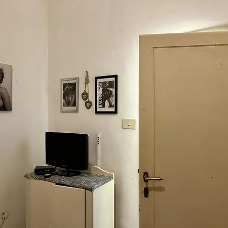 Il Segreto Di Via Laura - House In Appartement *