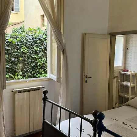 Il Segreto Di Via Laura - House In Appartement *