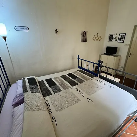 Appartement Il Segreto Di Via Laura - House In
