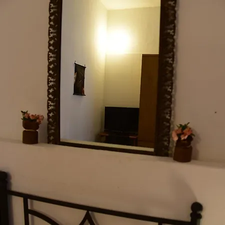 Il Segreto Di Via Laura - House In Appartement *