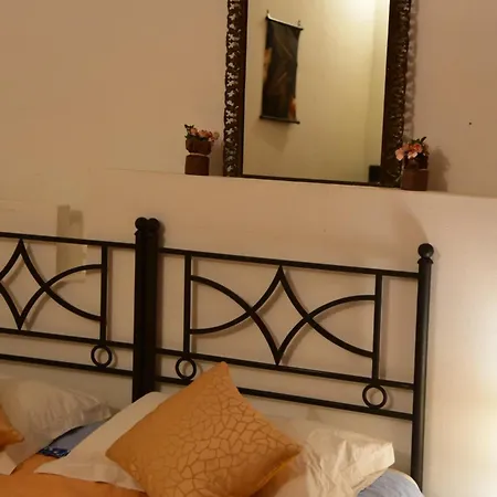 Appartement Il Segreto Di Via Laura - House In *