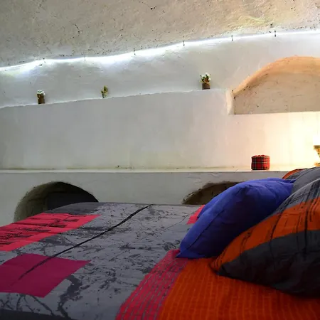 Appartement Il Segreto Di Via Laura - House In