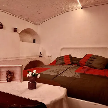 Apartamento Il Segreto Di Via Laura - House In *