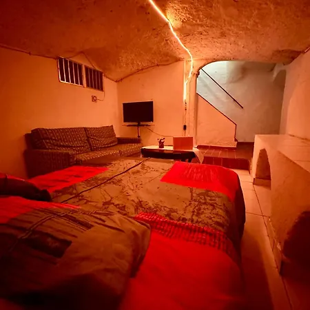 Apartamento Il Segreto Di Via Laura - House In