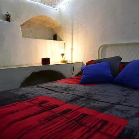 Apartamento Il Segreto Di Via Laura - House In *